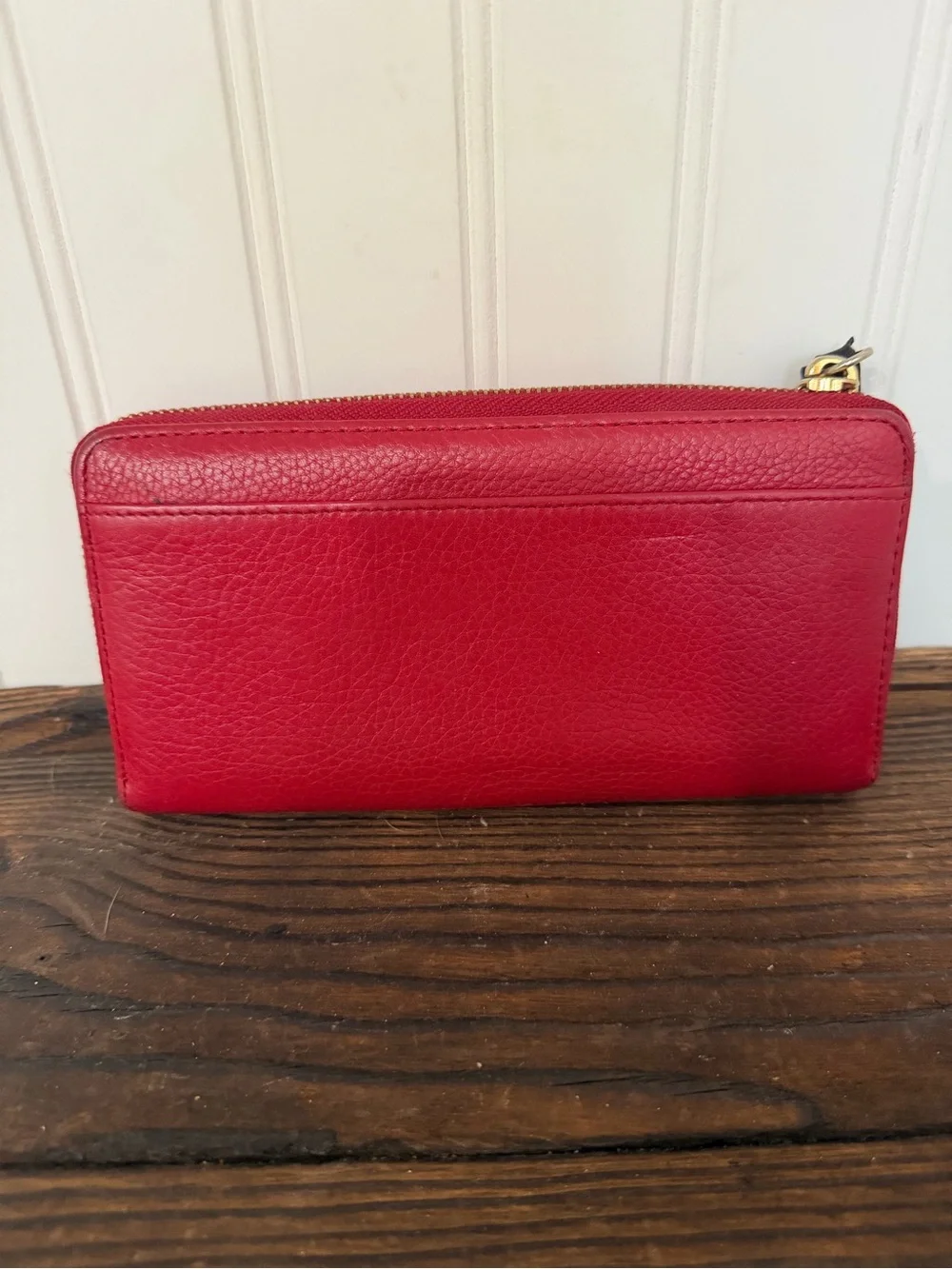 kate spade Red Pebbled Leather Zip Wallet with Bow Pull
